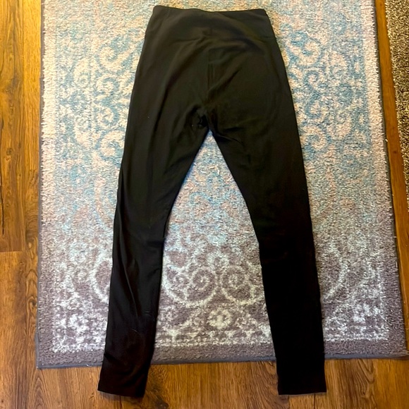 NWOT Hollister high waisted leggings size XS - Picture 3 of 3